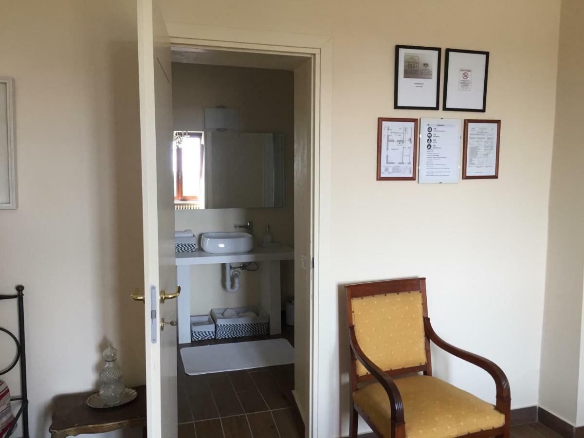 Villa Le Rose Cavour Esterno foto